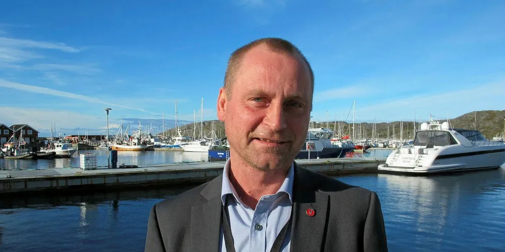 Statssekretær Ronny Berg (Frp) mener fiskerne på fartøy større enn 21 meter har anledning til å fiske silda kystnært, om enn ikke inne på fjordene.Arkivfoto: Kjersti Sandvik