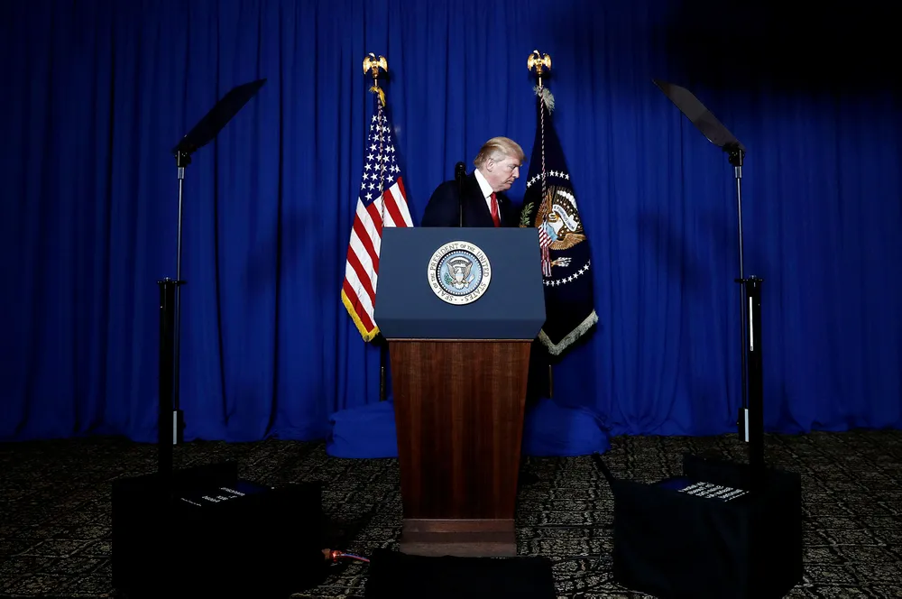 Onsdag truet USAs president Donald Trump Russland med missilangrep i Syria. Samtidig håndterer han en rekke andre saker på hjemmebane. Foto: Alex Brandon/AP/NTB Scanpix