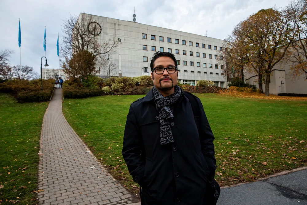 Obos-sjef Daniel Kjørberg Siraj krever at ansatte som deltar i demonstrasjoner holder seg borte fra kontoret i ti dager.