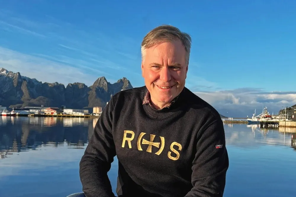 Alfred Bjørlo fra Nordfjordeid sitter i næringskomiteen, for Venstre.