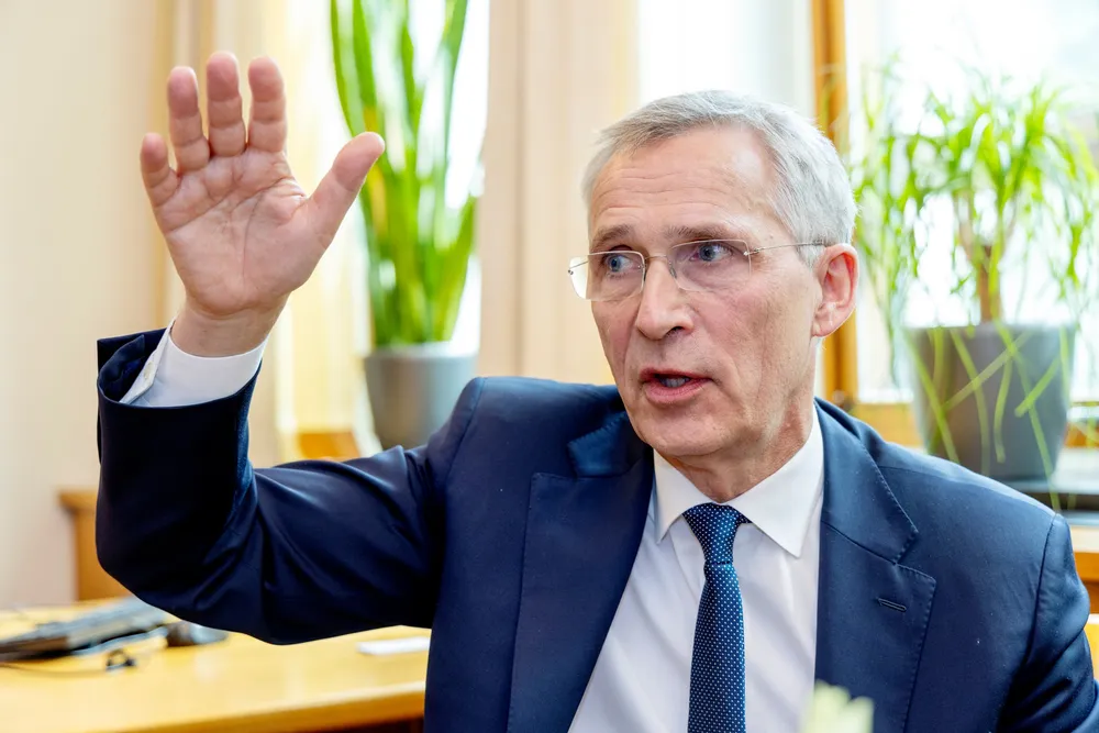 Finansminister Jens Stoltenberg angrer ikke på at han var så krass i 2016 mot subsidiesluk til miljøtiltak og ville skrevet det samme igjen i dag. Likevel forsvarer han både havvind og Norgespris.