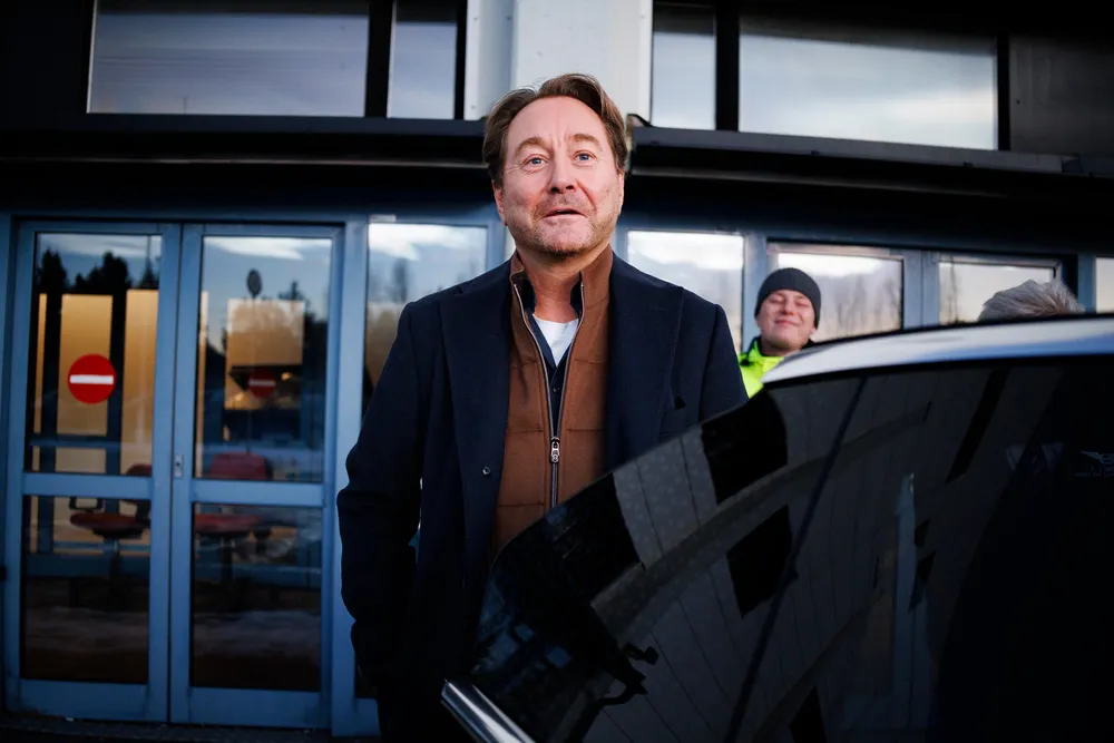 Det ville være oppsiktsvekkende om Kjell Inge Røkke rett og slett er dum, mener skribenten.