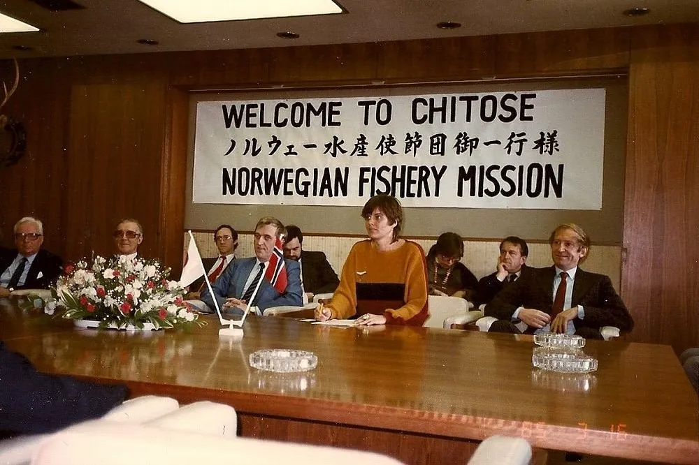 Then Fisheries Minister Thor Listau (situated between the Norwegian and Japanese flags) initiated Project Japan in 1985.