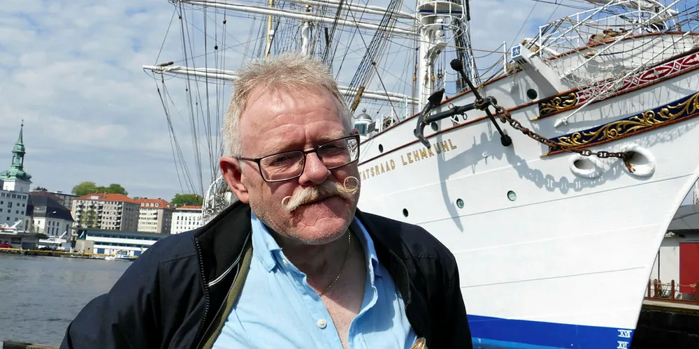 PLUTSELEG ELDSTEMANN: Åra har gått, og eg må no, på «feil» side av dei 60 erkjenne at eg er eldstemann om bord. Merkeleg!! Korleis i alle dagar har det gått til?