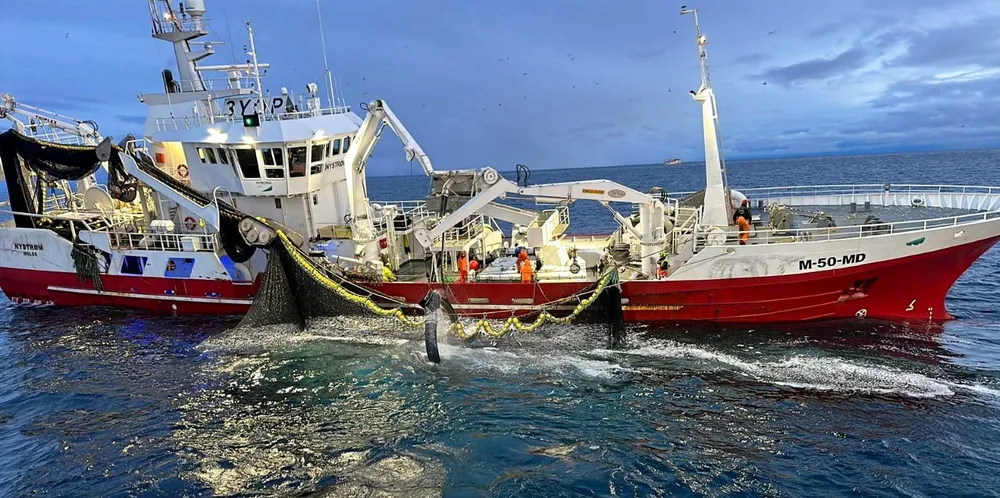 Sildefiskerne får fram til nyttår fiske nvg-sild i et område øst for «sildestreken».