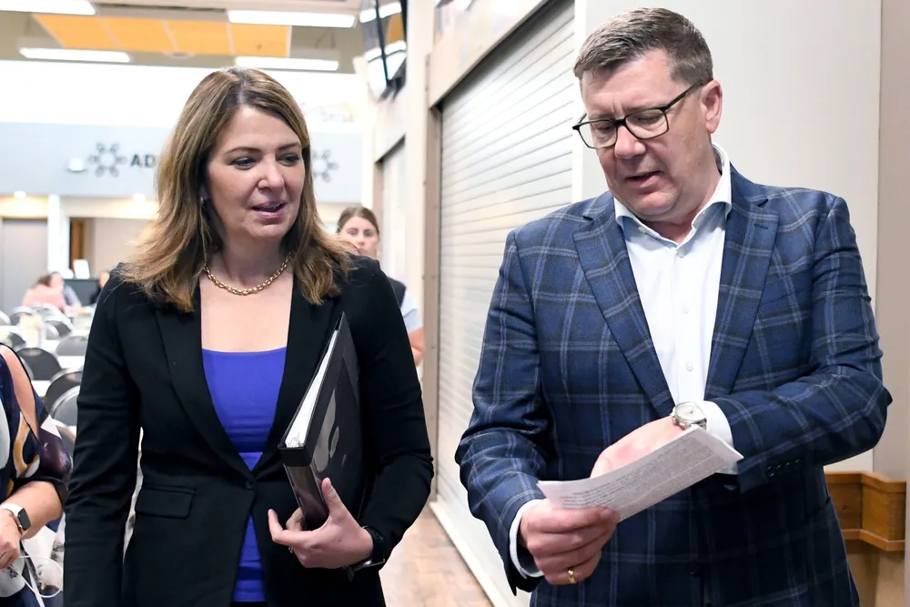 Alberta Premier Danielle Smith (left) and Saskatchewan Premier Scott Moe have joined forces to address federal energy obstacles.