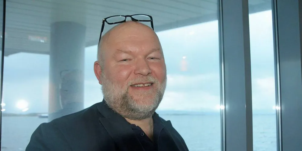 PLANLØSNING: Stein Arne Rånes, Troms fylkeskommune på nasjonal plankonferanse i Molde om sjørarealplanlegging.Foto: Einar Lindbæk