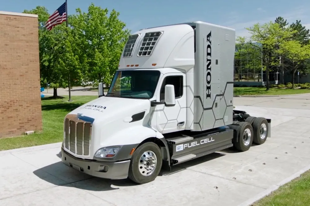 Honda's new hydrogen fuel cell truck concept (a retroffited Peterbilt truck).