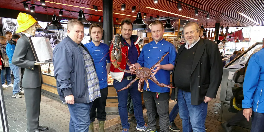 FAMILIEN: Fra venstre Kenneth, Stian, Svenn-Are, Dan Even og Ragnar Fjellskål som driver sjømatkonsernet i Bergen.