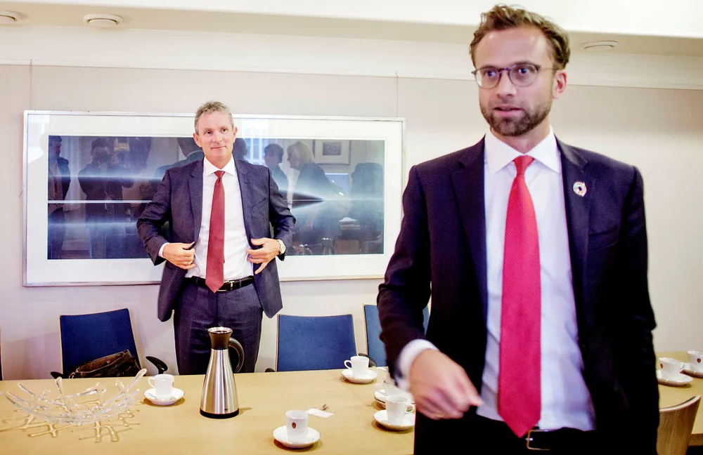 Den ferske Norfund-sjefen Tellef Thorleifsson (til venstre) rakk en prat med utviklingsminister Nikolai Astrup (H) før stortingsåpningen tirsdag forrige uke.