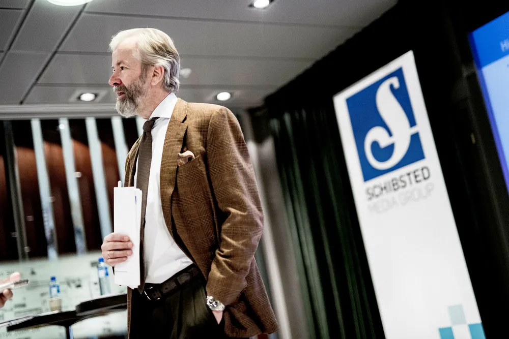 Ole Jacob Sunde er styreleder i Schibsted. Her fra presentasjonen av det økonomiske resultatet for fjerde kvartal i fjor.