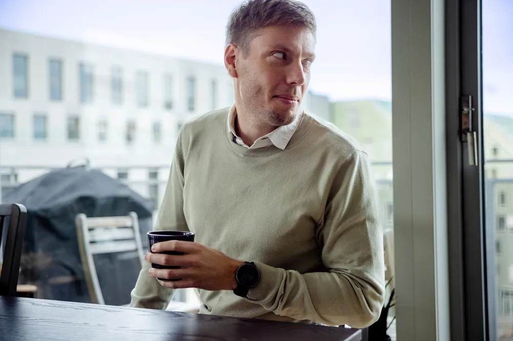 Jørgen Wilhelmsen kjøpte sin første aksje i 2010. I dag har han over tre millioner kroner plassert i markedet gjennom fond og enkeltaksjer.