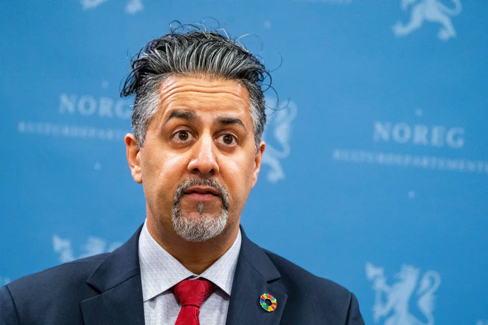 Nestleder i Venstre Abid Raja mener vi trenger å sertifisere lærere for å trygge kvaliteten for barn i skolen.