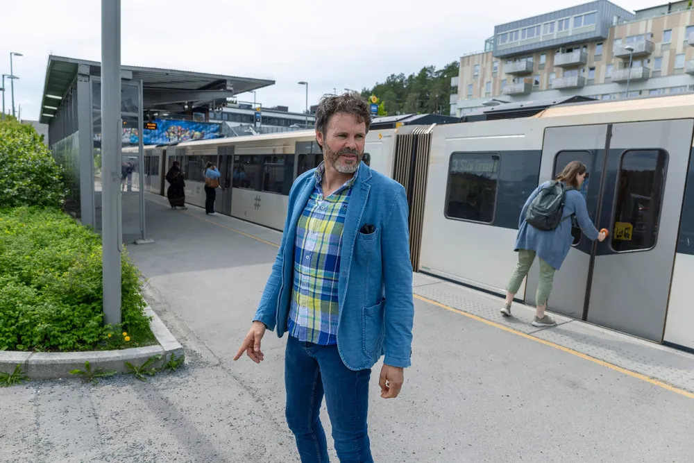 Like ved T-banestasjonen på Skullerud ønsker Anders Opsahl å reise 1300 boliger. Selv mener han at området har alt som skal til for fortetting, men så langt har prosessen tatt ni år.
