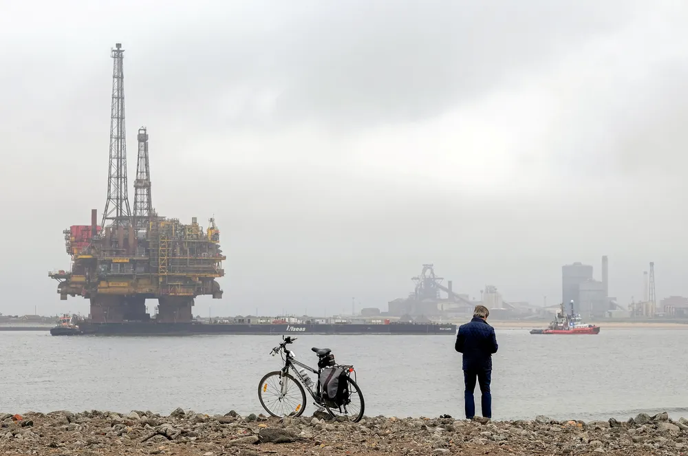 Brent Delta topsides on barge approaching Hartlepool, England in 2017 during Brent decommissioning.
