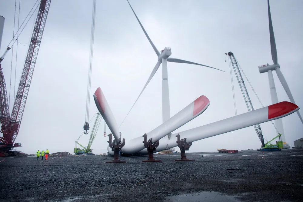 Vindturbiner krever permanentmagneter med innhold av sjeldne jordarter. Fensfeltet i Telemark kan være Europas største forekomst av sjeldne jordarter, skriver Jan Christian Vestre (Ap).