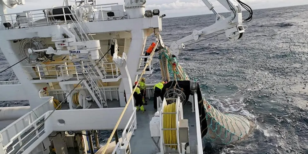 HAVFLÅTEN: I dag finst alternativ teknologi for større fiskebåtar, som gjer det mogleg å imøtekomme myndigheitene sine krav til utslepp. Vi snakkar verken om sjark eller ferjedrift.