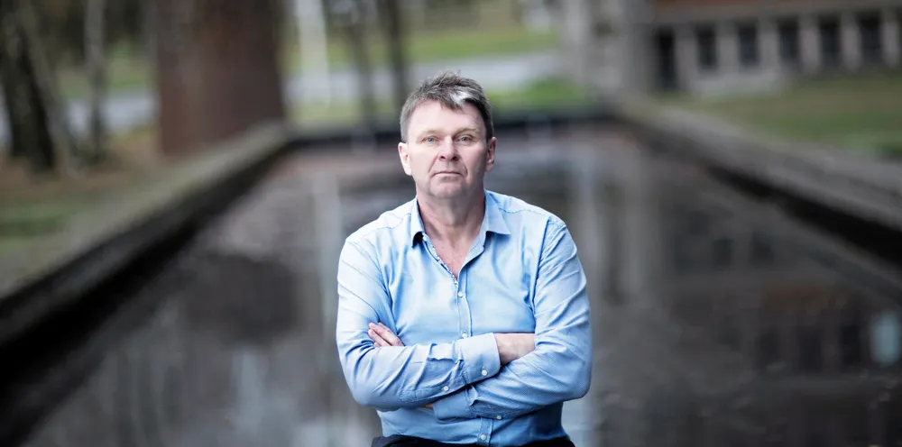 Ulf Møller, Næringspolitisk rådgiver i Energi Norge, tror vi kommer til mai før de første strømselskapene vil bli sertifisert i Trygg strømhandel.