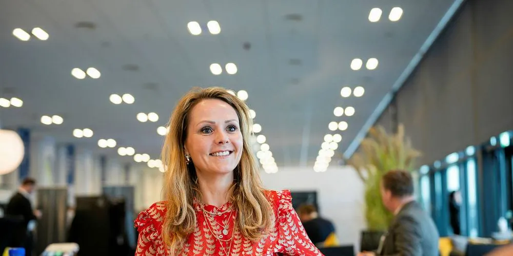 FEIL KURS: Linda Hofstad Helleland (h) og programkomiteen i Høyre kommer dragende med gammel kraftsosialist-politikk når de vil satse på miljøfiendtlige næringer for å skape arbeidsplasser. - Sats heller mer på den grønne marine næringen, mener Fiskeribladet.Foto: Skjalg Bøhmer Vold