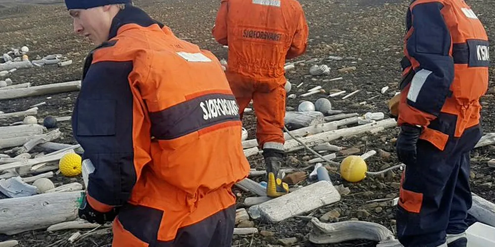 RYDDEAKSJON: Det var ikke rent lite søppel mannskap fra KV «Nordkapp» klarte å samle sammen på to dager på Svalbard.