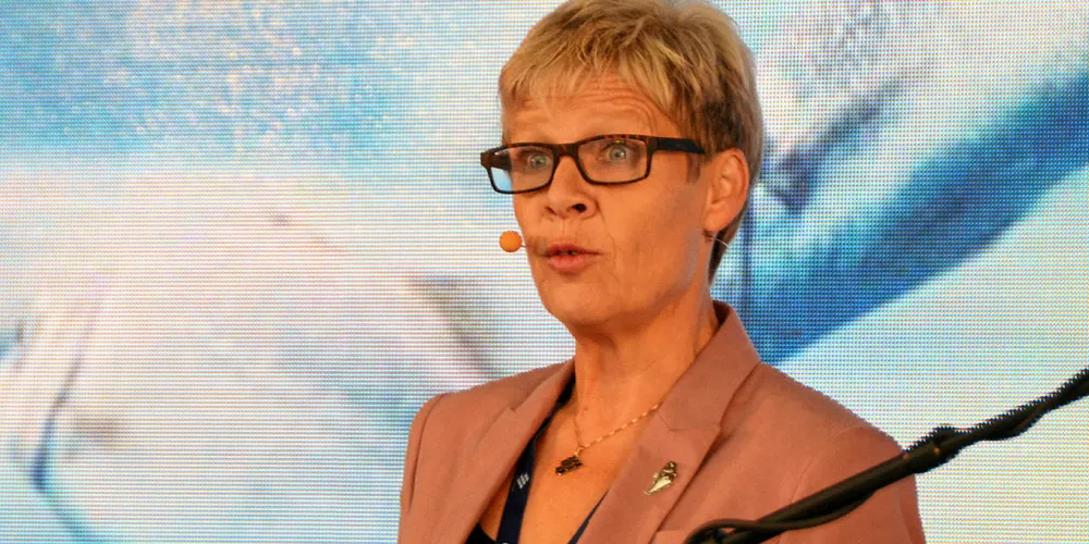 Fiskeridirektør Liv Holmefjords åremål går ut ved utgangen av september. Departementet venter å ha på plass en etterfølger før det.