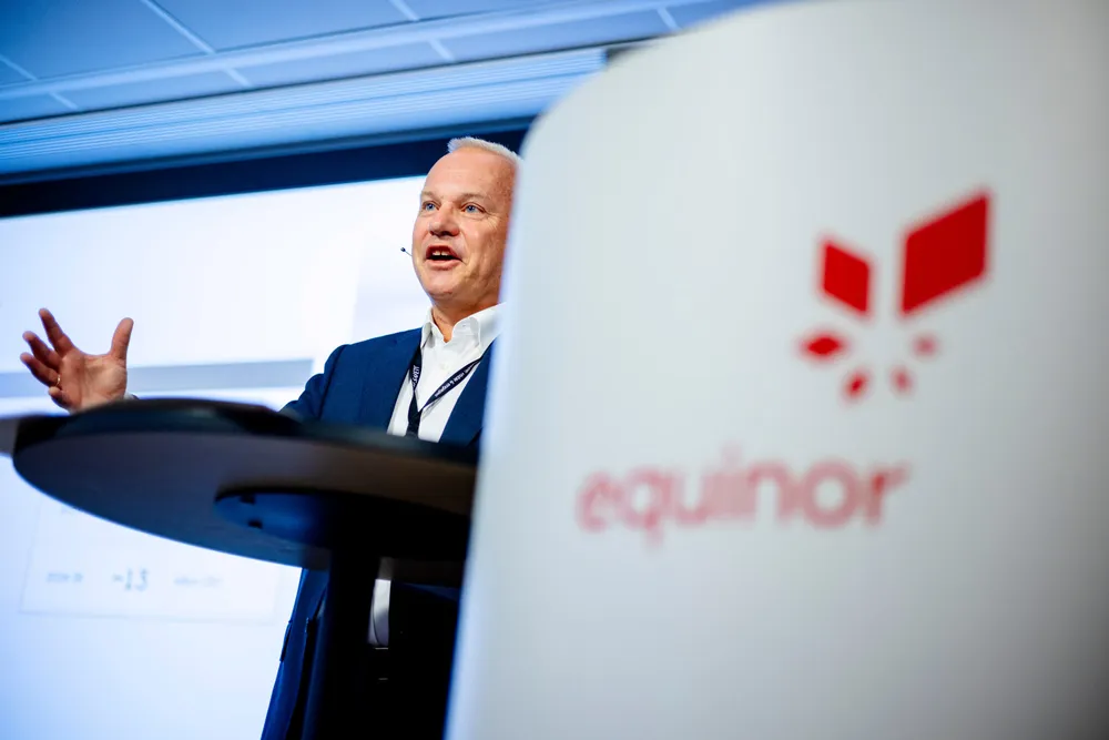 Konsernsjef Anders Opedal og Equinor vil ha bedre betalt for å bygge havvind-prosjekter i New York som er rammet av løpsk inflasjon og høyere renter. Men ikke alle synes de bør få det.