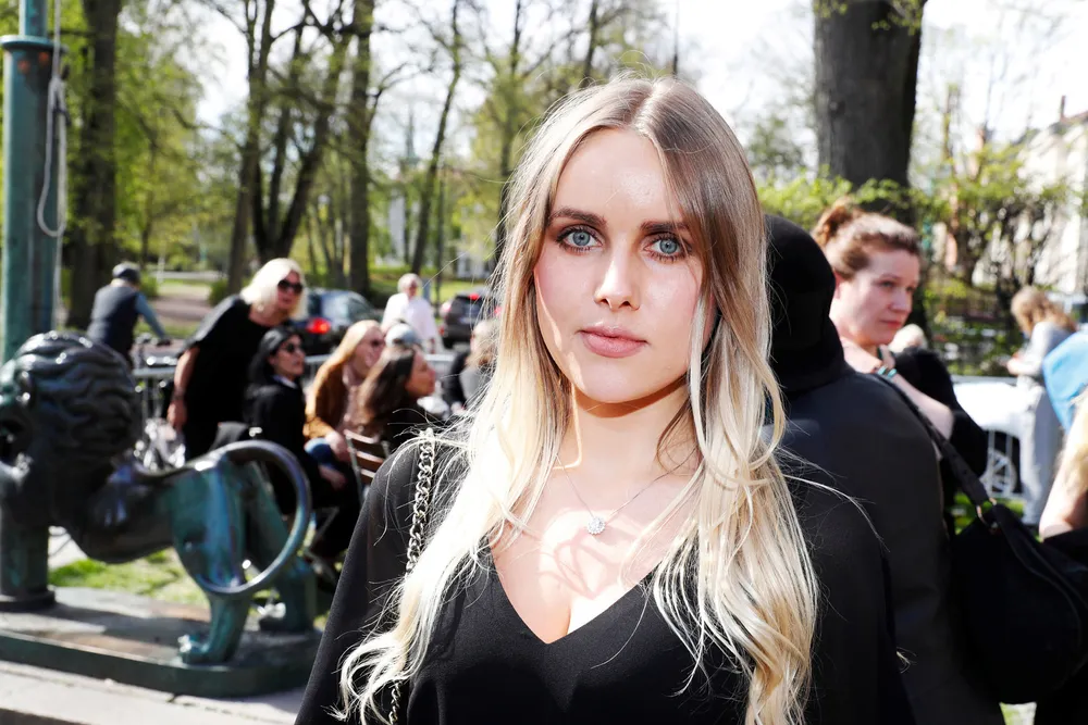 Elizabeth Brofos (32) er datter av Terje Brofos. Her er hun under farens bisettelse på Kunstnernes Hus i 2018.