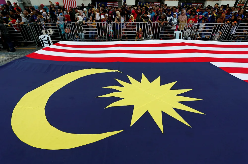 Malaysia: JX Nippon and Jogmec are teaming up with Petronas to study utilising CCS technology at Malaysian gas fields deemed uneconomic due to their high CO2 content