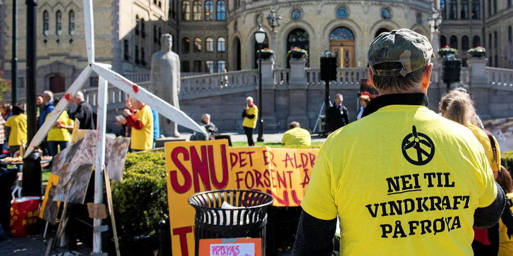Protestene mot vindmølleparken på Frøya har vært heftige, blant annet med markering foran Stortinget. Men noen har gått lenger og utført ulovlig skadeverk.