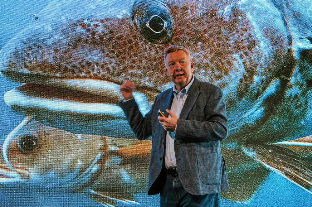 Hans-Christian Vadseth, partner og seniorrådgiver i PR-byrået First House, analyserte under The Next Wave-konferansen det politiske spillet som ledet til en konklusjon for kvotemeldingen.