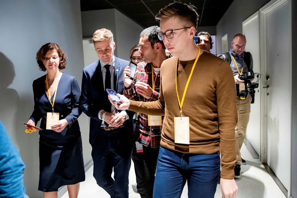 Journalist Lars Joakim Skarvøy (foran) fra VG tar permisjon i seks måneder etter håndteringen av Bar Vulkan-saken.