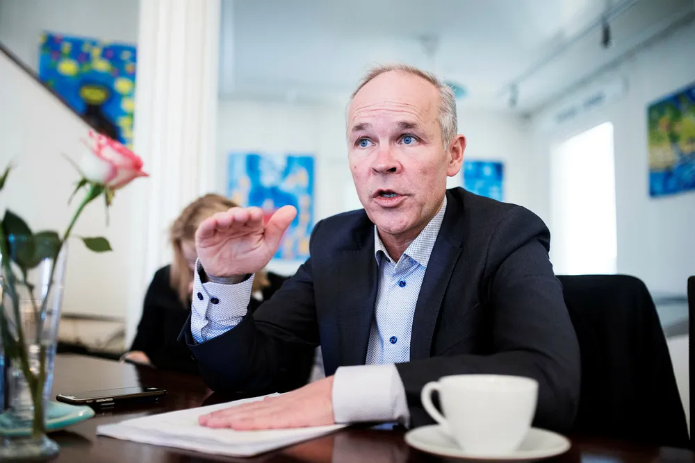 Kommunal- og moderniseringsminister Jan Tore Sanner vil tvinge kommuner sammen. Foto: Javier Auris ---