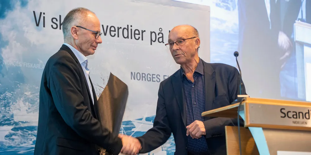 Æresmedlem i Norges Fiskarlag, Reidar Nilsen (t.h.), var fast gjest under Fiskarlagets årsmøter. Bildet er fra møtet i fjor høst.