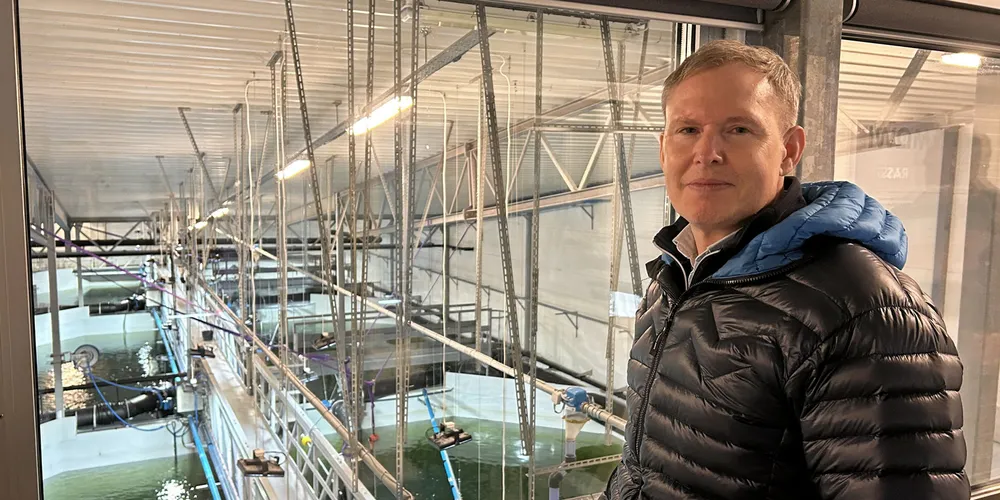 Ivan Vindheim er toppsjef i Mowi. Her avbildet under åpningen av selskapets nye postsmoltanlegg i Fjæra i Vestland fylke tidligere i vinter.
