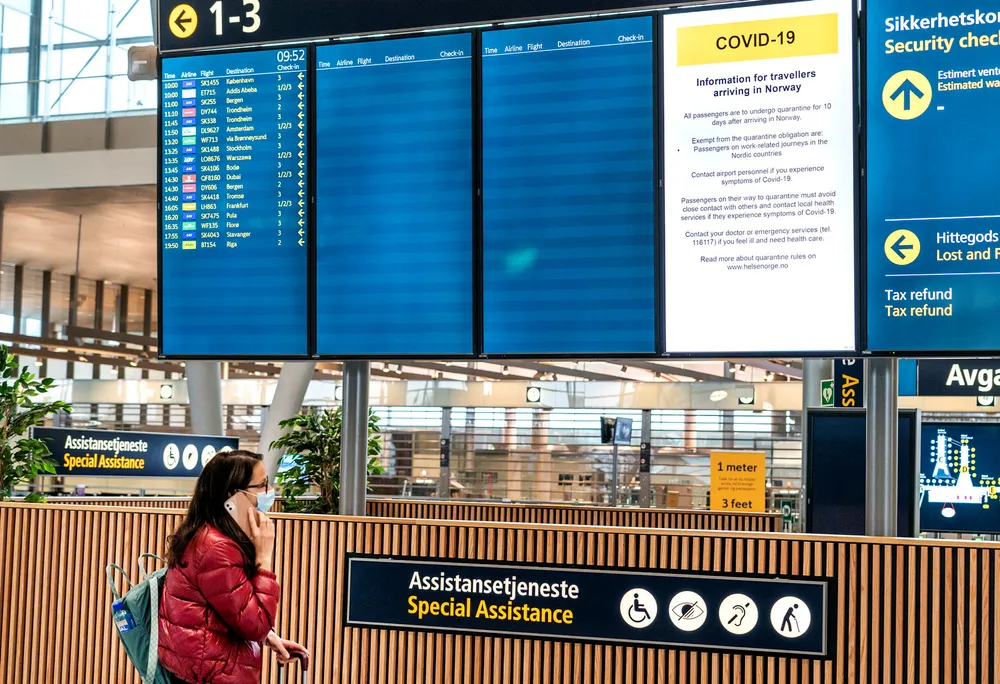 Koronakrisen førte til en nær total stans i kommersielle flyvninger. Nå er flere land i ferd med å lempe på reiserestriksjoner og karanteneregler, men reiselysten kan det ta tid før er tilbake.