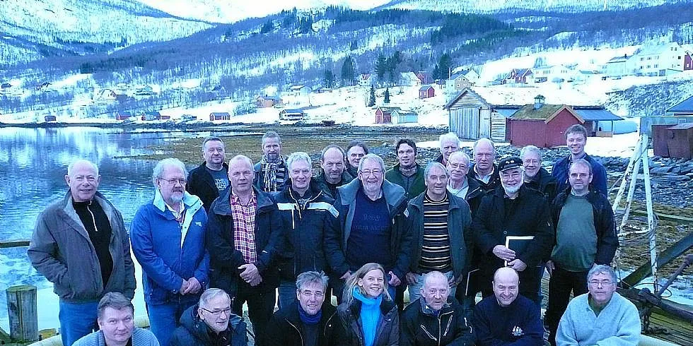 Deltakere på kurs i fartøyvern ved Nordnorsk Fartøyvernsenter i Gratangen. Foto: Ann Berith Hulthin