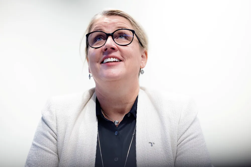Tone Hegland Bachke gir seg som finansdirektør i Telenor. Hun har jobbet i Telenor i seks år og går nå videre til nederlandsk handelsgigant.