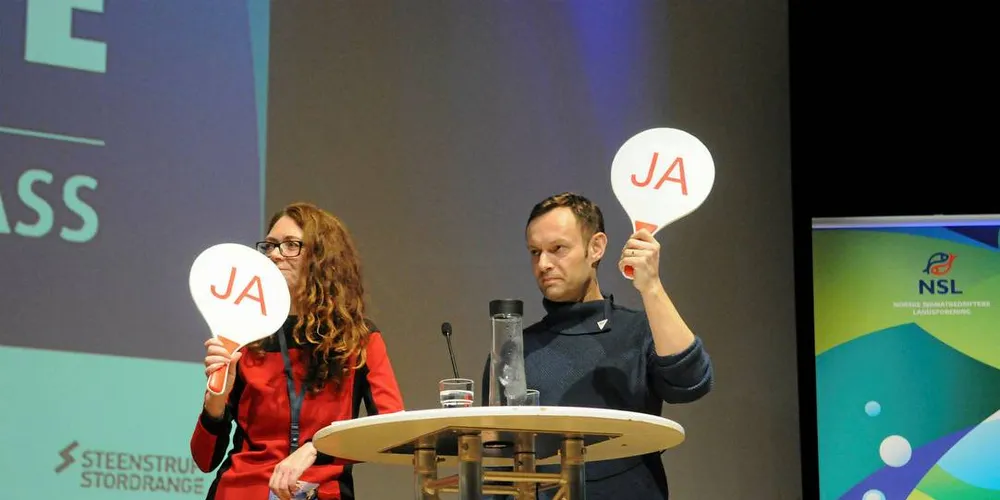 FÅR STØTTE: Dagens regjeringspartier har stor støtte blant yrkesutøverne i fiskerinæringen. Frp og Høyre har alene 40 prosent av stemmene. Næringen snur dessuten ryggen til Ingrid Heggø (Ap) og Torgeir Knag Fylkesnes (SV), viser en fersk måling utført av Norfakta.Foto: KJERSTI KVILE