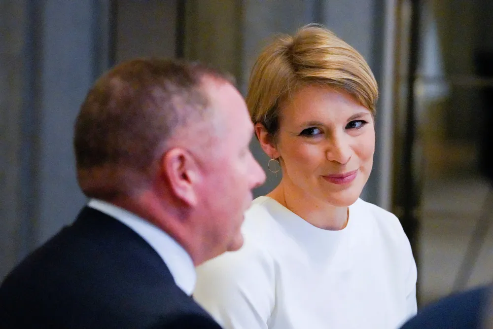 SV-topp Kari Elisabeth Kaski vil reversere og endre oljeskattepakken. Her med Oljefondet-sjef Nicolai Tangen før sentralbanksjef Øystein Olsen holdt sin årstale tidligere i år.