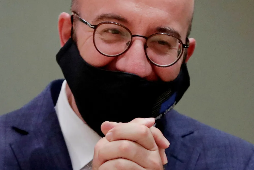 EU-president Charles Michel feirer avtalen tirsdag morgen.