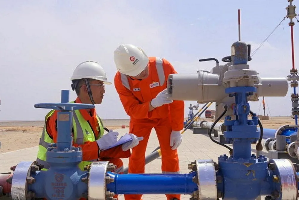 PipeChina engineers working on hydrogen pipeline test rig