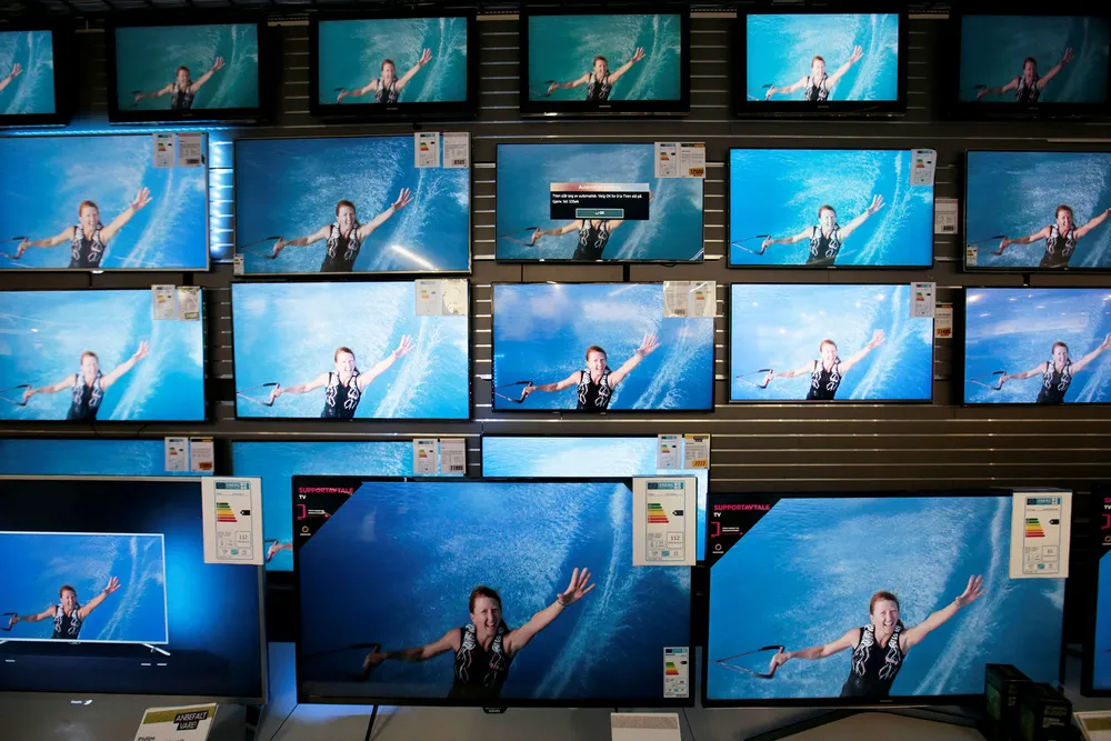 Nå konsumerer vi levende bilder på tvers av enheter, sted og tid, og appetitten er stor. For å kunne gi et mer korrekt bilde av konsum av levende bilder var det å ha en tv ikke lenger en forutsetning for å være med i målingen av levende bilder. Foto: Lise Åserud/NTB Scanpix