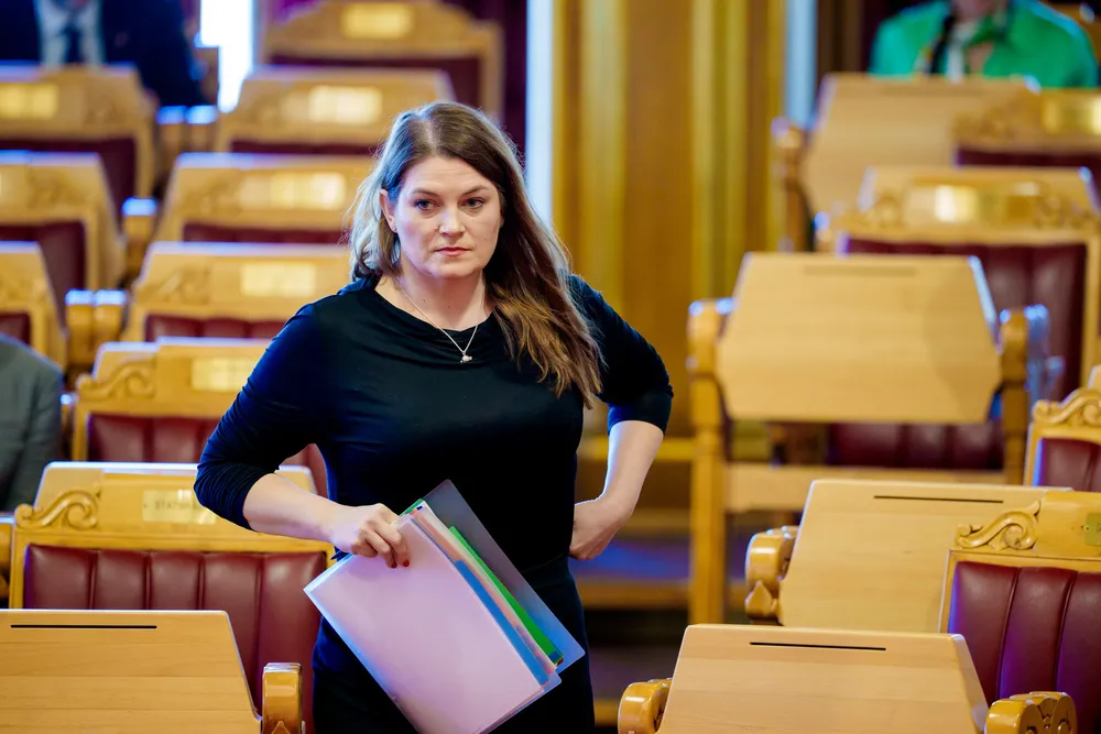 Næringsminister Cecilie Myrseth (Ap) under den muntlige spørretimen i Stortinget 2. april. Flere partier mener statsrådens svar om lederlønn i statlige selskaper var villedende, misvisende, tilslørende eller i beste fall upresis.