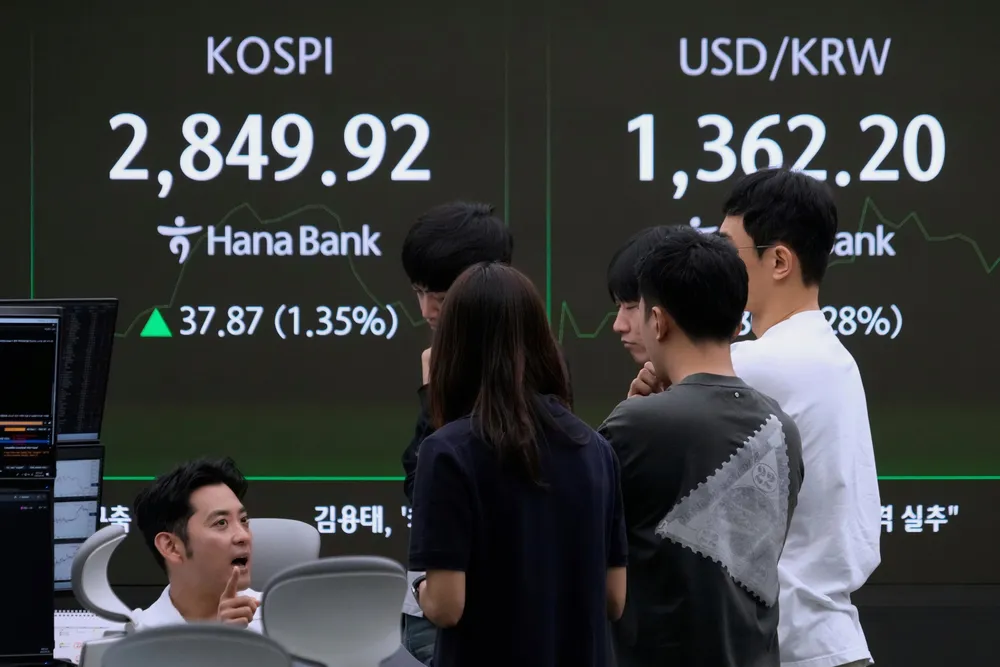 Det er en bred oppgang ved Asia-børsene, som her i Seoul. hvor Kospi-indeksen fortsetter oppgangen fra mandag.