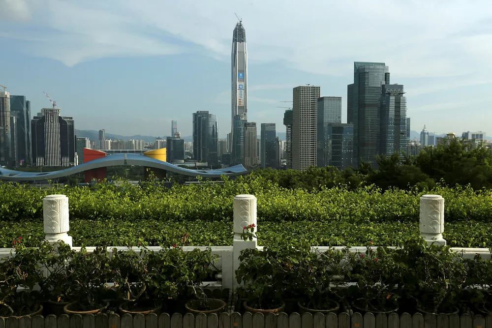 Shenzhen i Sør-Kina har på 40 år gått fra å være en liten fiskelandsby til å ha en større verdiskaping enn Hong Kong. Foto: Bobby Yip/Reuters/NTB Scanpix