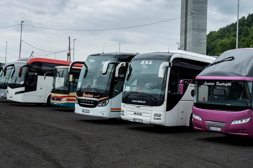 Norske turbussaktører er en del av den norske beredskapen ved akutte hendelser. Når togene står, flyplassene må stenge eller evakueringer er nødvendige, trår de til, skriver artikkelforfatteren.