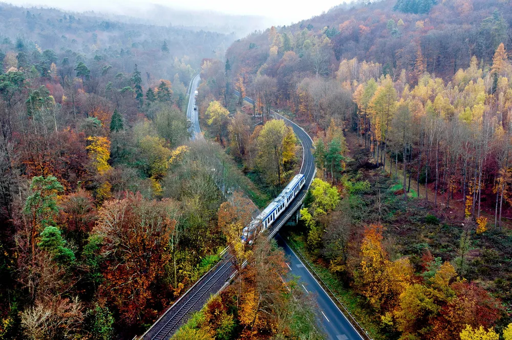 Tog i Tyskland kjører allerede på hydrogen. Men så lenge Norge ikke har tatt inn EUs siste regelverk på energiområdet, deriblant fornybardirektivet, blir Norge stående utenfor satsingen, advarer Fornybar Norge.