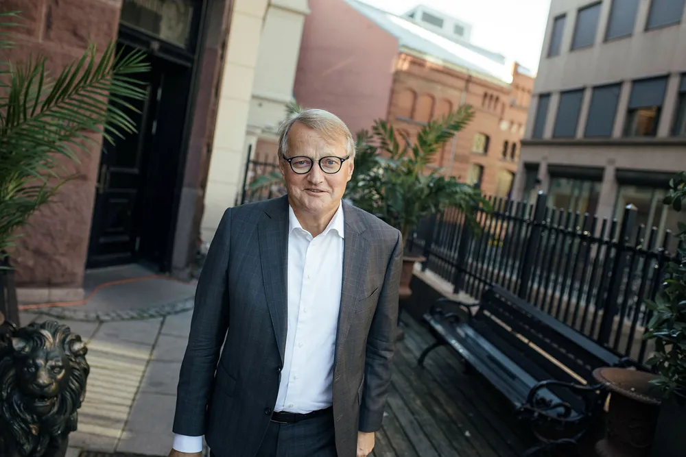 DNB-sjef Rune Bjerke er først ute med å sette opp rentene. Også andre banksjefer har falt for fristelsen.