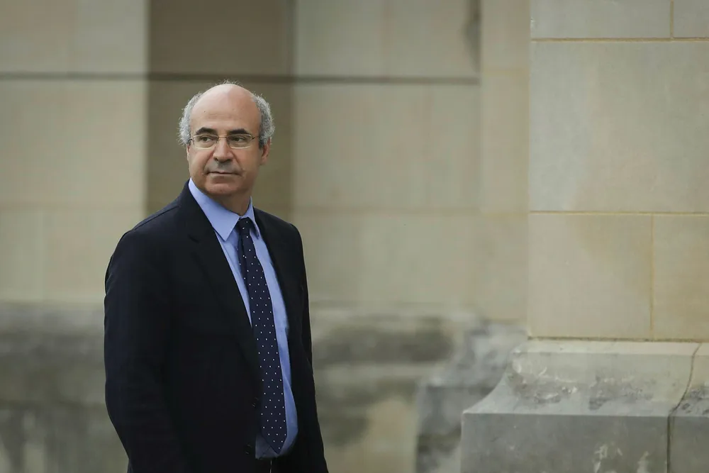 Hedgefondforvalteren Bill Browder har vært en drivkraft i internasjonal lovgivning mot korrupsjon og hvitvasking – «Magnitskij-lovene» – blant annet i USA der han her er i senator John McCains begravelse 1. september.