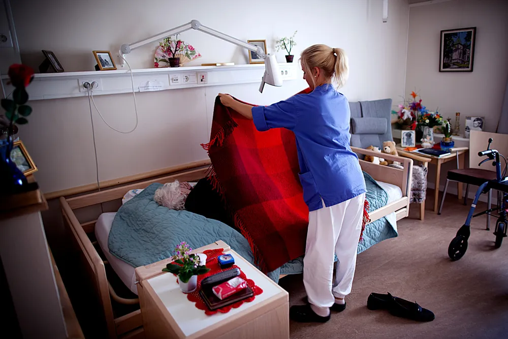 Mange kvinner jobber med helse og omsorg i offentlig sektor, men de er uønsket som gründere. Det er jo ifølge regjeringen uønskede velferdsprofitører, skriver Heidi Nordby Lunde. Illustrasjonsfoto.